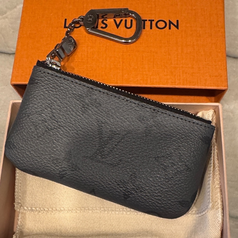 Louis Vuitton Black Monogram Key Pouch with Silver Hardware - Picture 2 of 4
